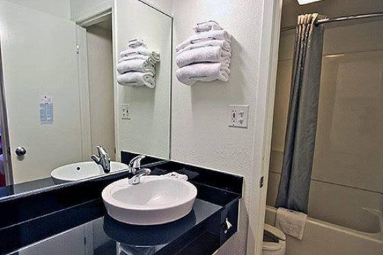 Motel 6 Chicago Southwest - Aurora Extérieur photo