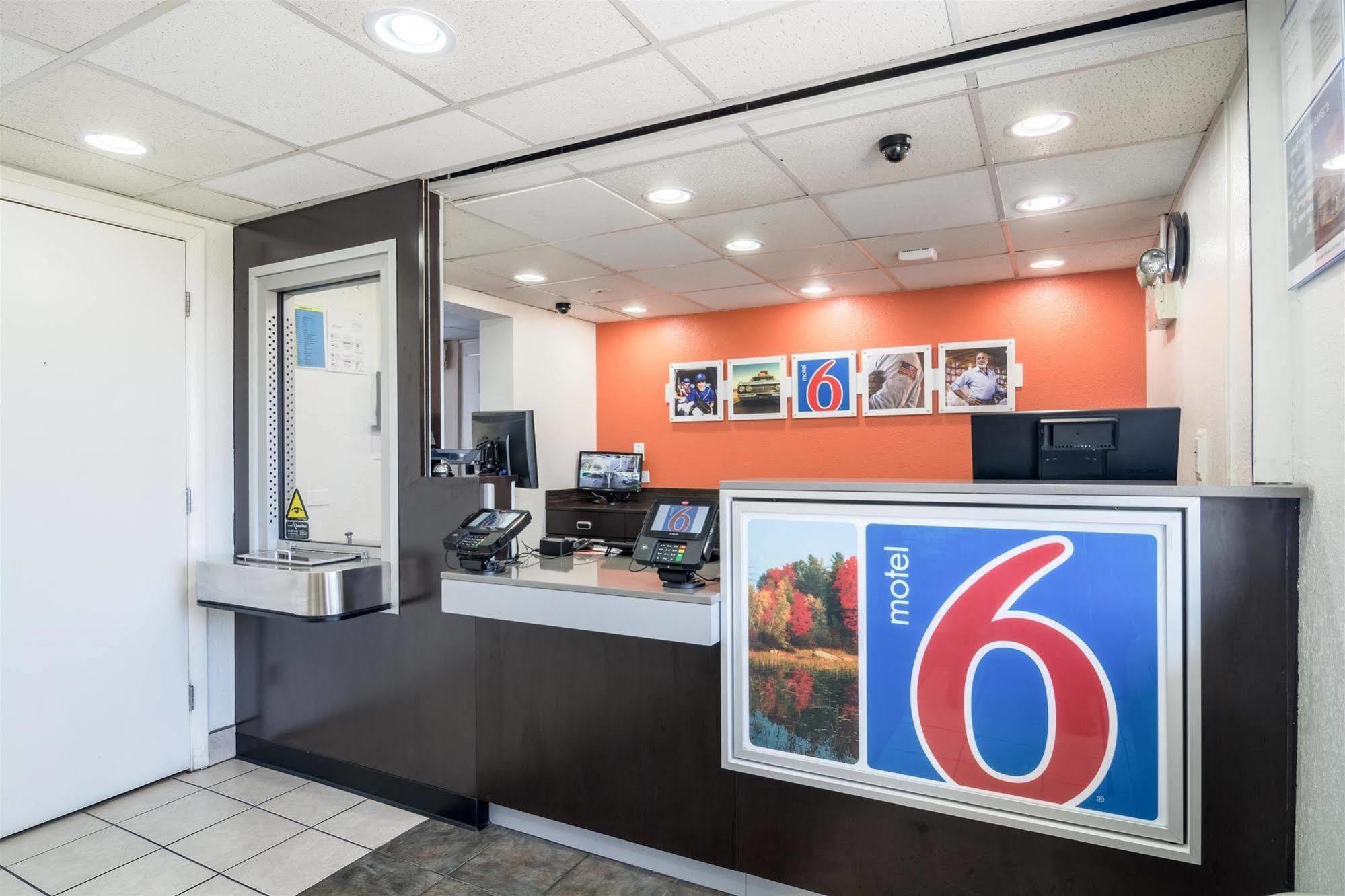 Motel 6 Chicago Southwest - Aurora Extérieur photo