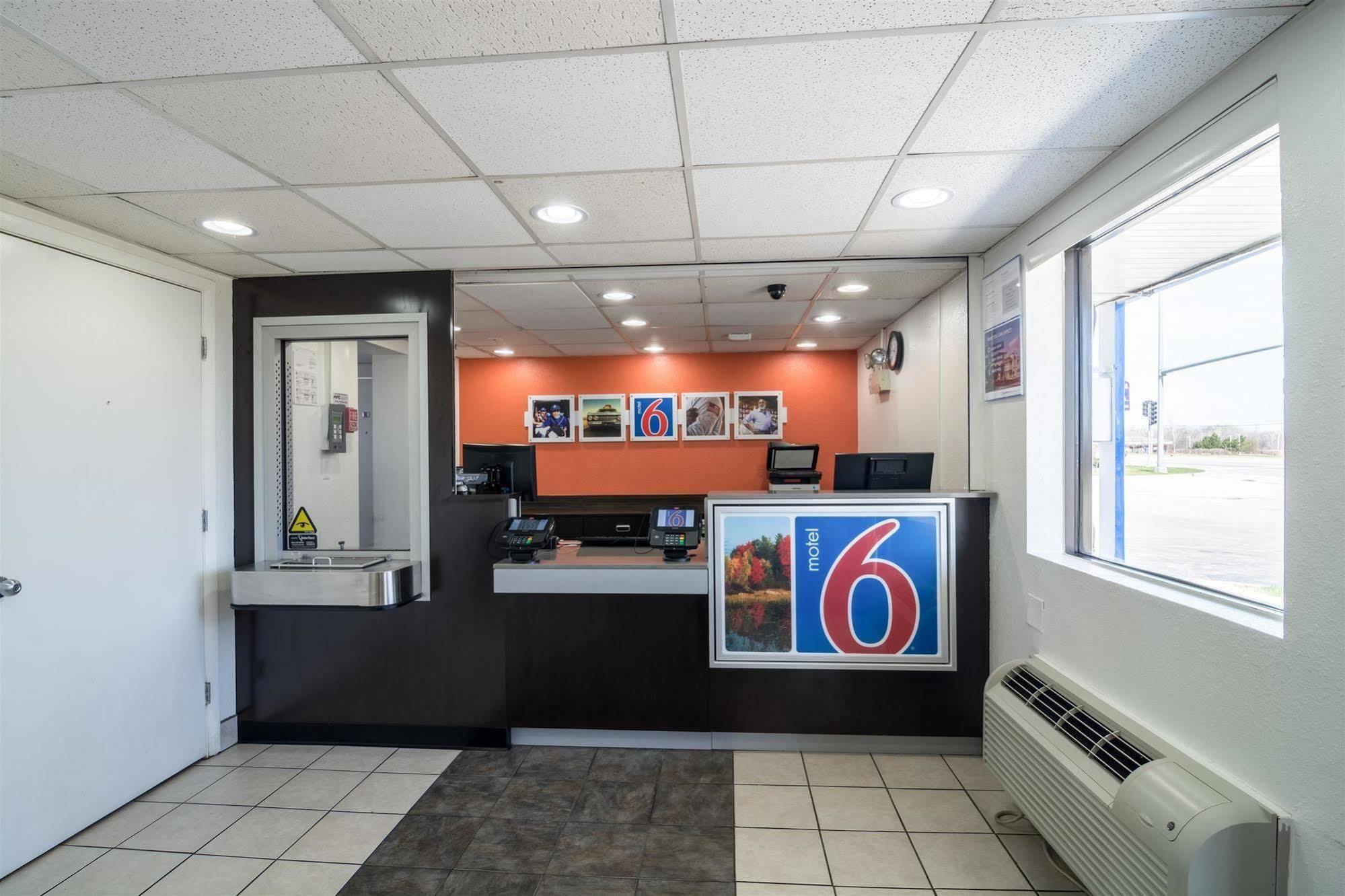 Motel 6 Chicago Southwest - Aurora Extérieur photo