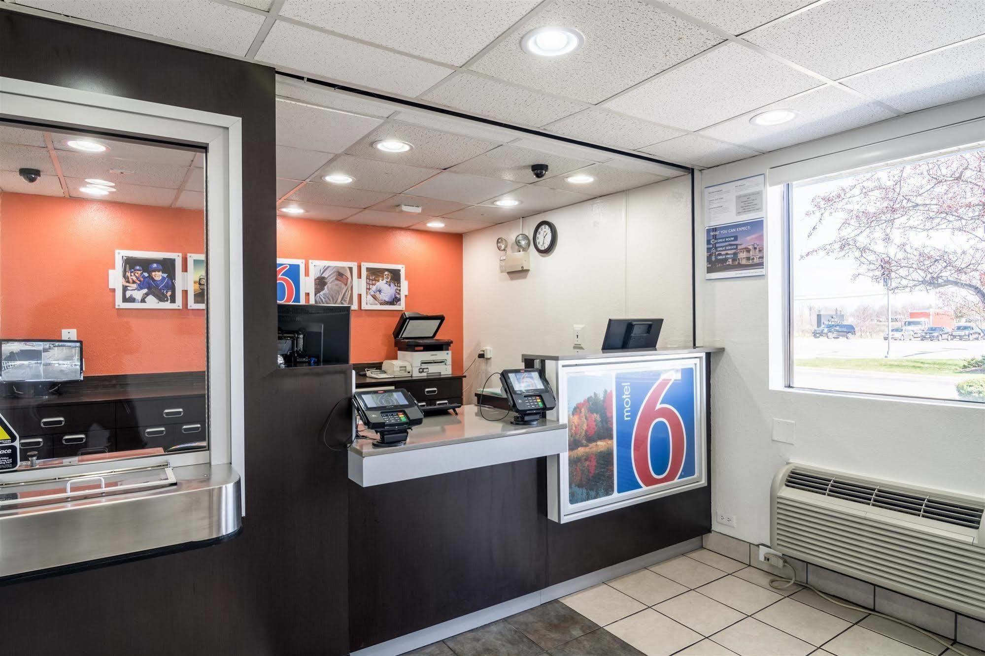 Motel 6 Chicago Southwest - Aurora Extérieur photo