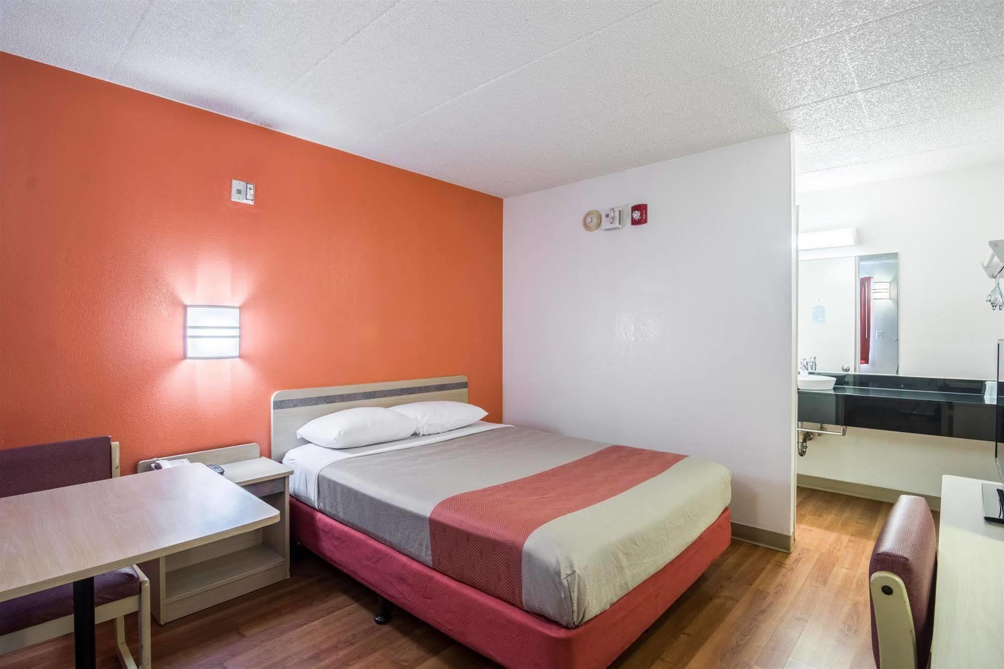 Motel 6 Chicago Southwest - Aurora Extérieur photo