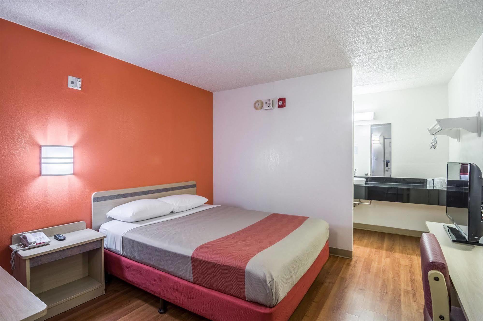 Motel 6 Chicago Southwest - Aurora Extérieur photo